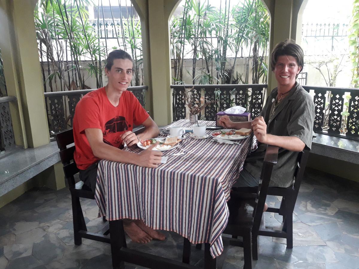 Coc Guest House & Hostel เชียงใหม่ ภายนอก รูปภาพ