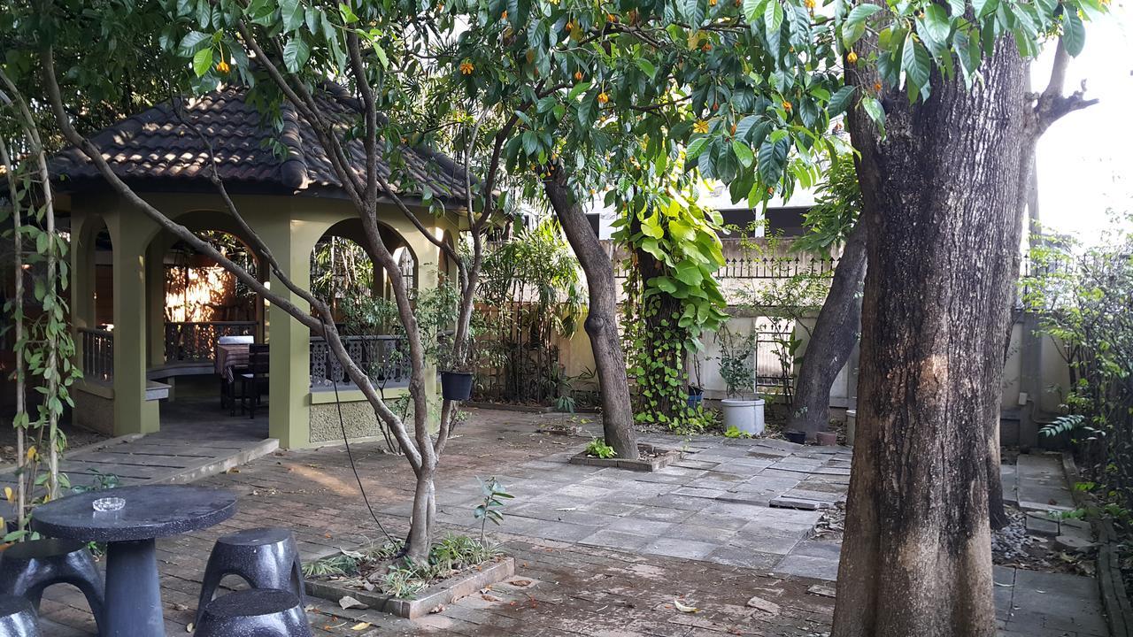 Coc Guest House & Hostel เชียงใหม่ ภายนอก รูปภาพ