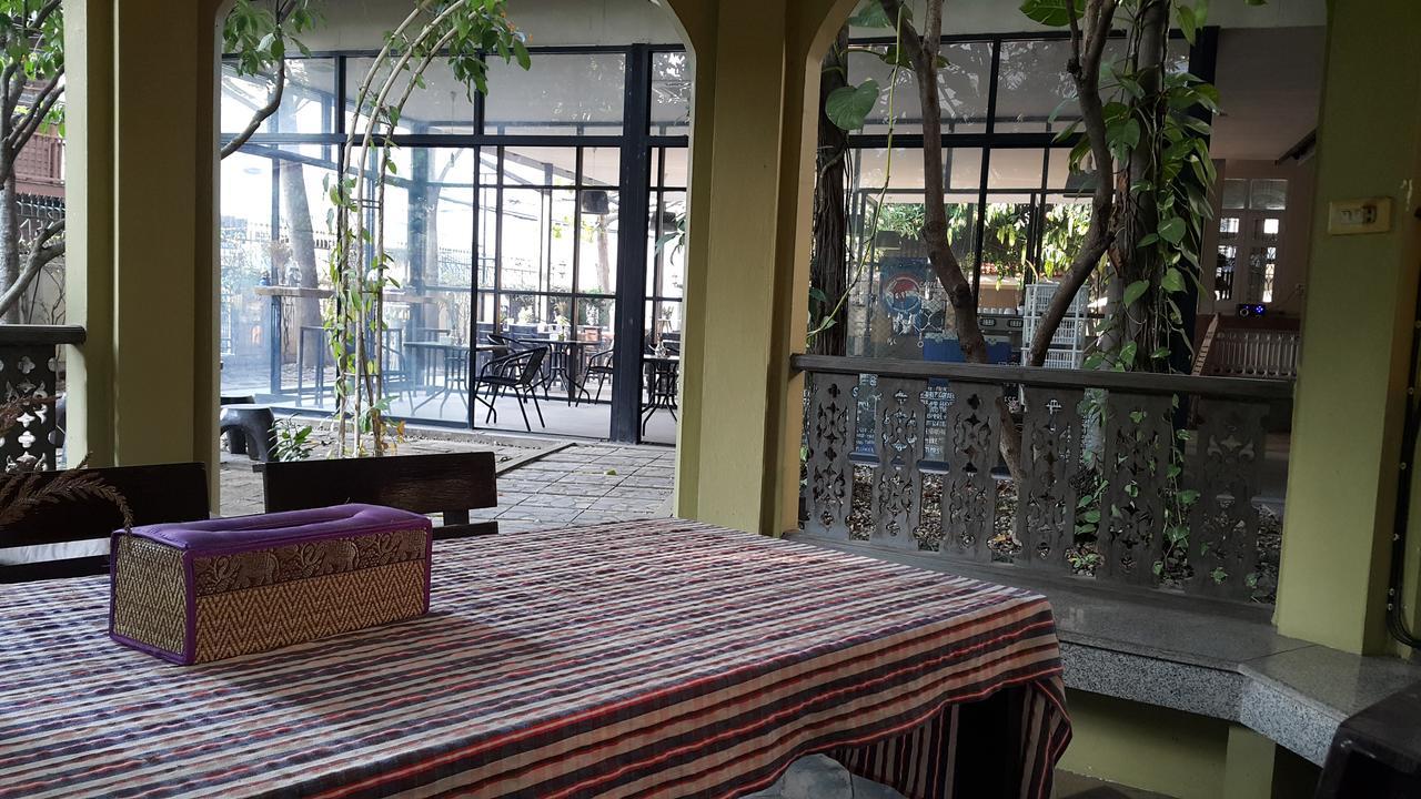 Coc Guest House & Hostel เชียงใหม่ ภายนอก รูปภาพ