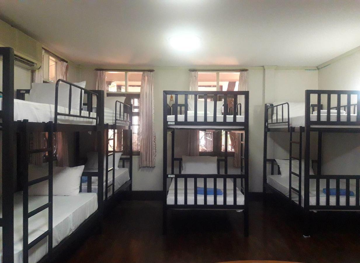 Coc Guest House & Hostel เชียงใหม่ ภายนอก รูปภาพ